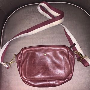 MADEWELL BRAND LARGE CAMERA CROSSBODY BAG Color: Burgundy